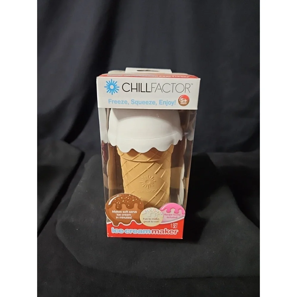 Ice Cream Maker ChillFactor‎ Set Makes Soft Serve in Minutes Spin Master NIB